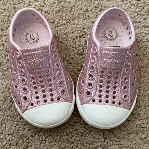 Native Shoes - baby girl size 4
